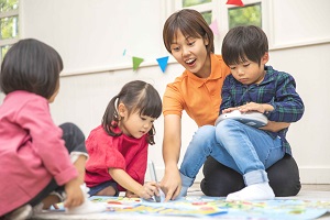 【子ども英会話講師】週2日～&扶養内勤務OK★英語スキルを活かせるお仕事◎丁寧な研修やサポート制度で講師未経験でも安心♪／イッティージャパンウエスト株式会社